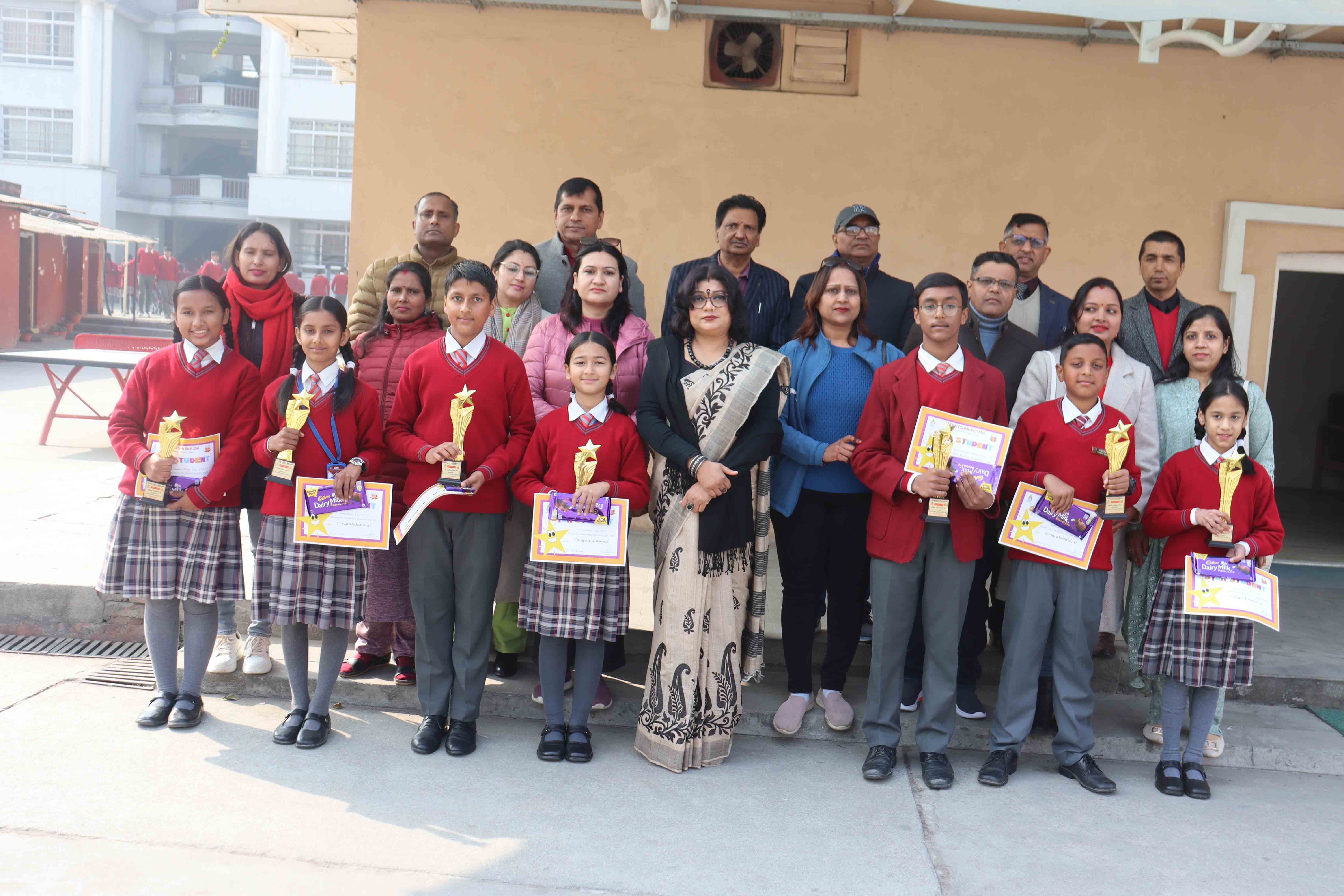 DAV School Honours Exemplary Achievements with Star Student Award