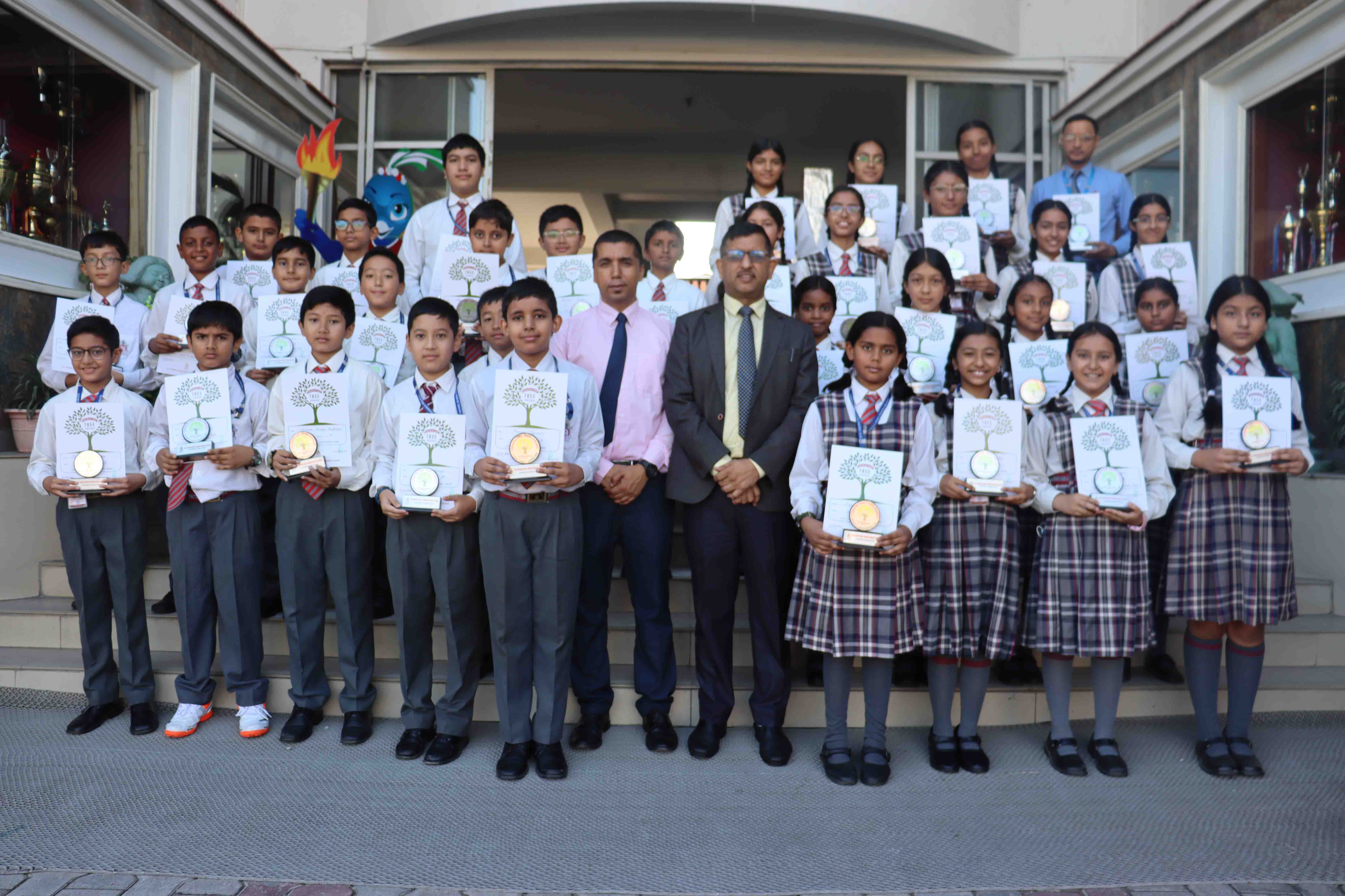Winners of Character Tree Award of Middle School Honoured