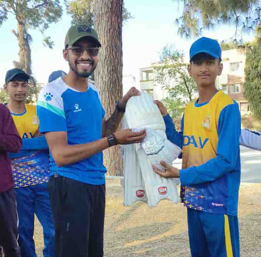 Ashutosh Ghiraiya’s Heartwarming Gesture towards Junior Cricketer Prasiddha Jaishi