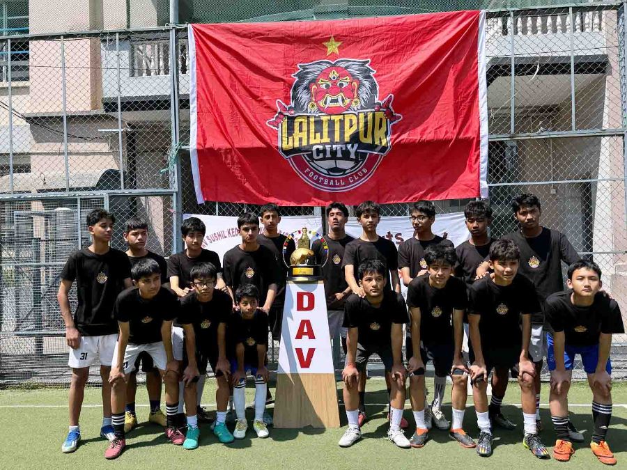 Trophy Reveal Ceremony with DAV Fans