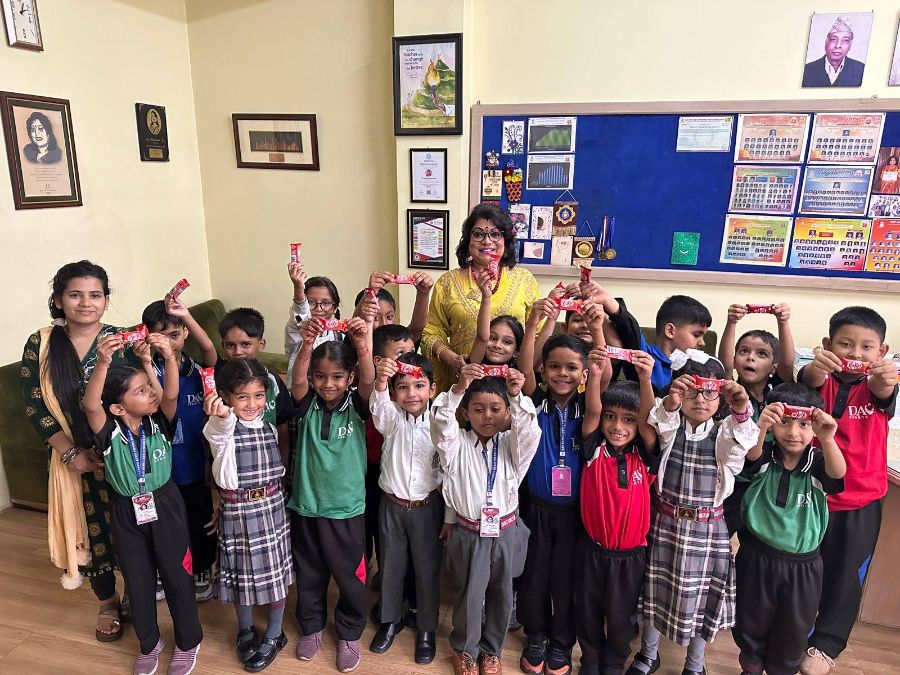 Grade I 'D' and 'H' Students Enjoy Heartwarming Interaction with the Principal