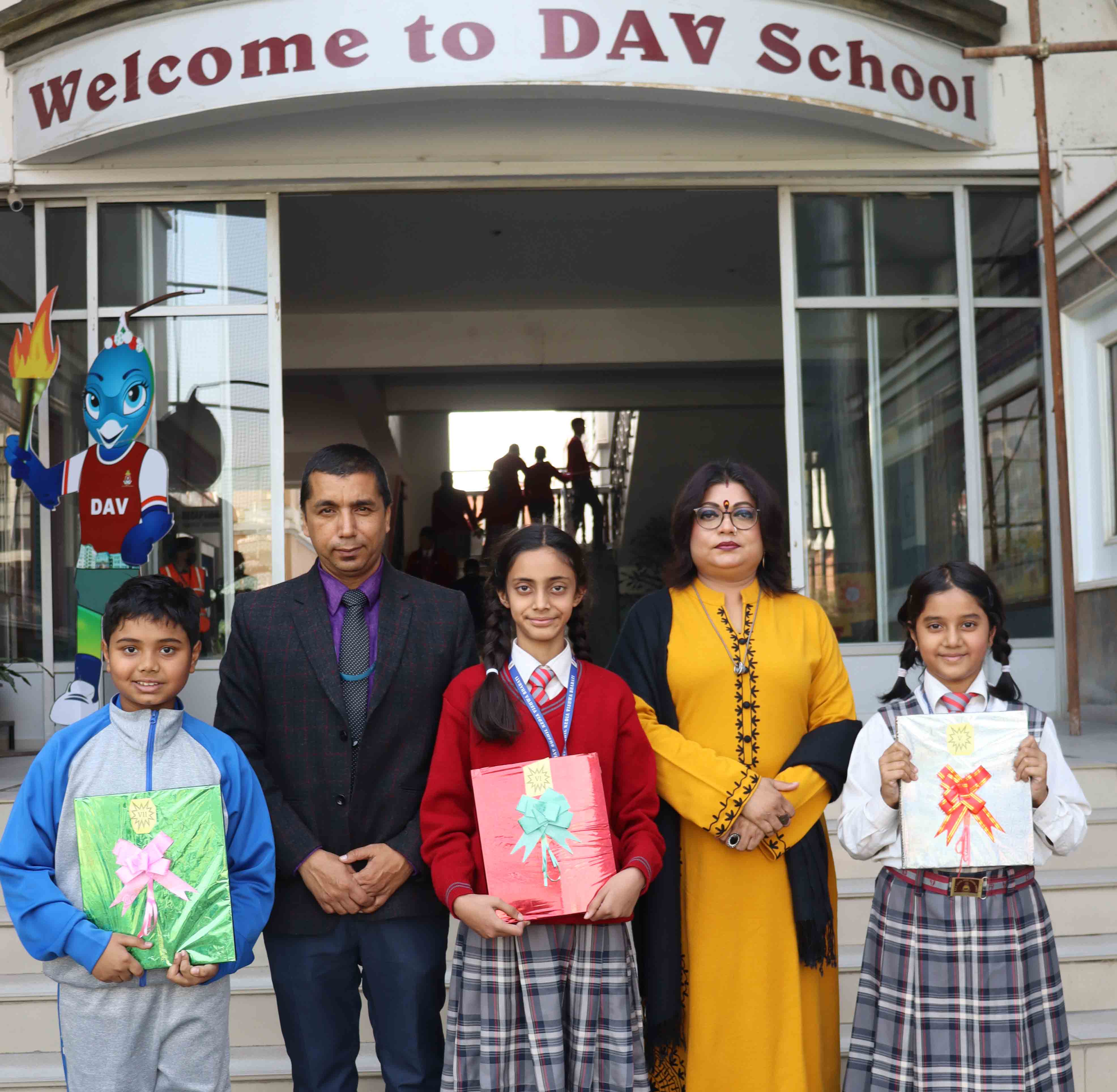 Achievers of Principal's Subject Sweepstakes of Science in Middle and Senior Honoured