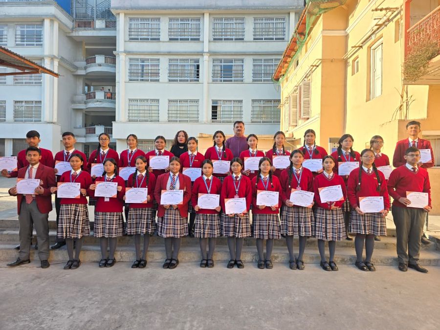 Star Notebook Holder Award Bestowed in Senior School