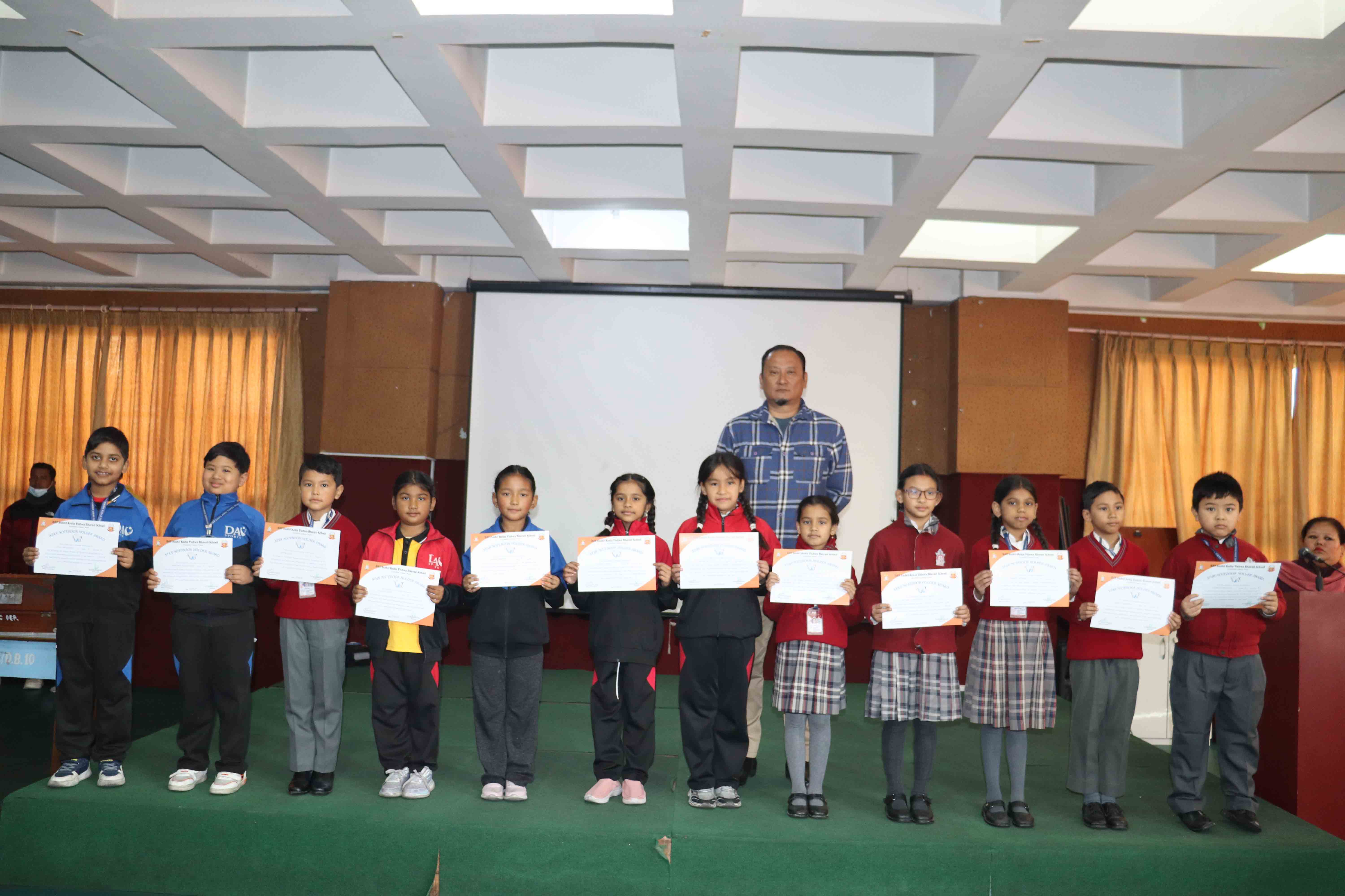 Distribution of Star Notebook Holder Award for Grade I and II Students