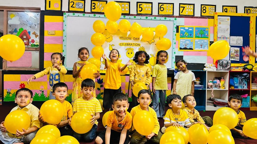 Tiny Toddlers of Kindergarten Participate in 3-Day Primary Colours Activities
