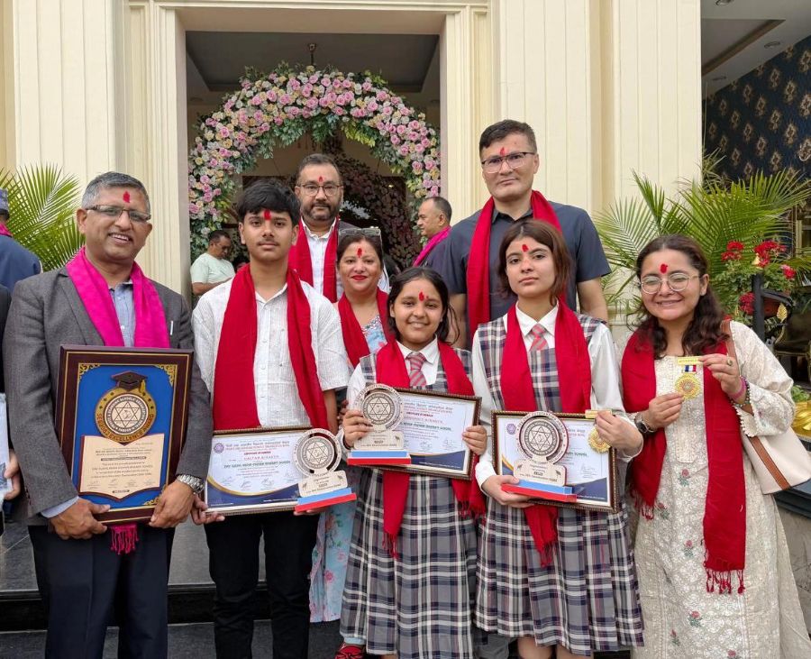 DAV School Honoured with SEE 2082 Excellence Award