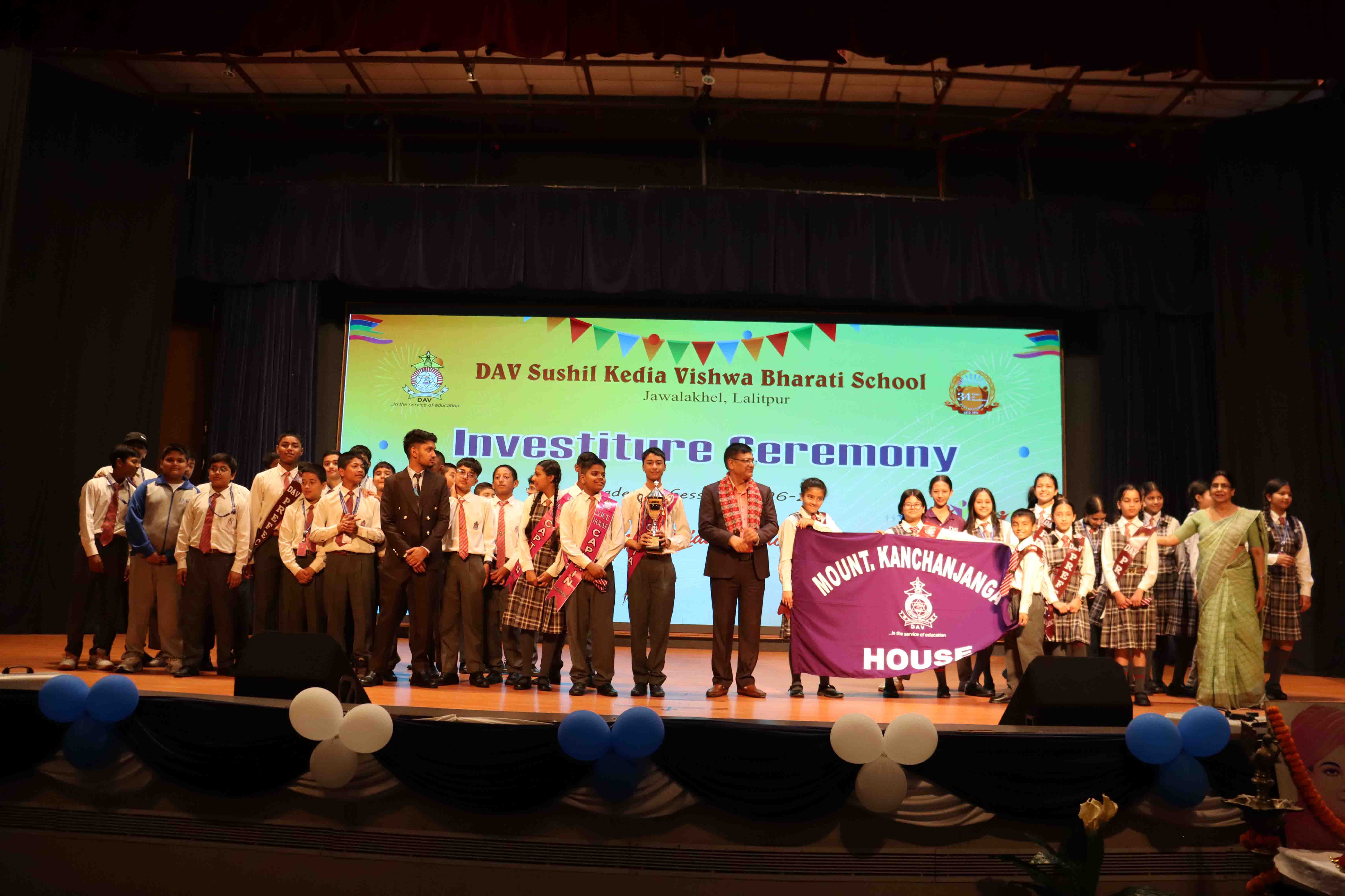 Middle School Inducts New Student Leaders