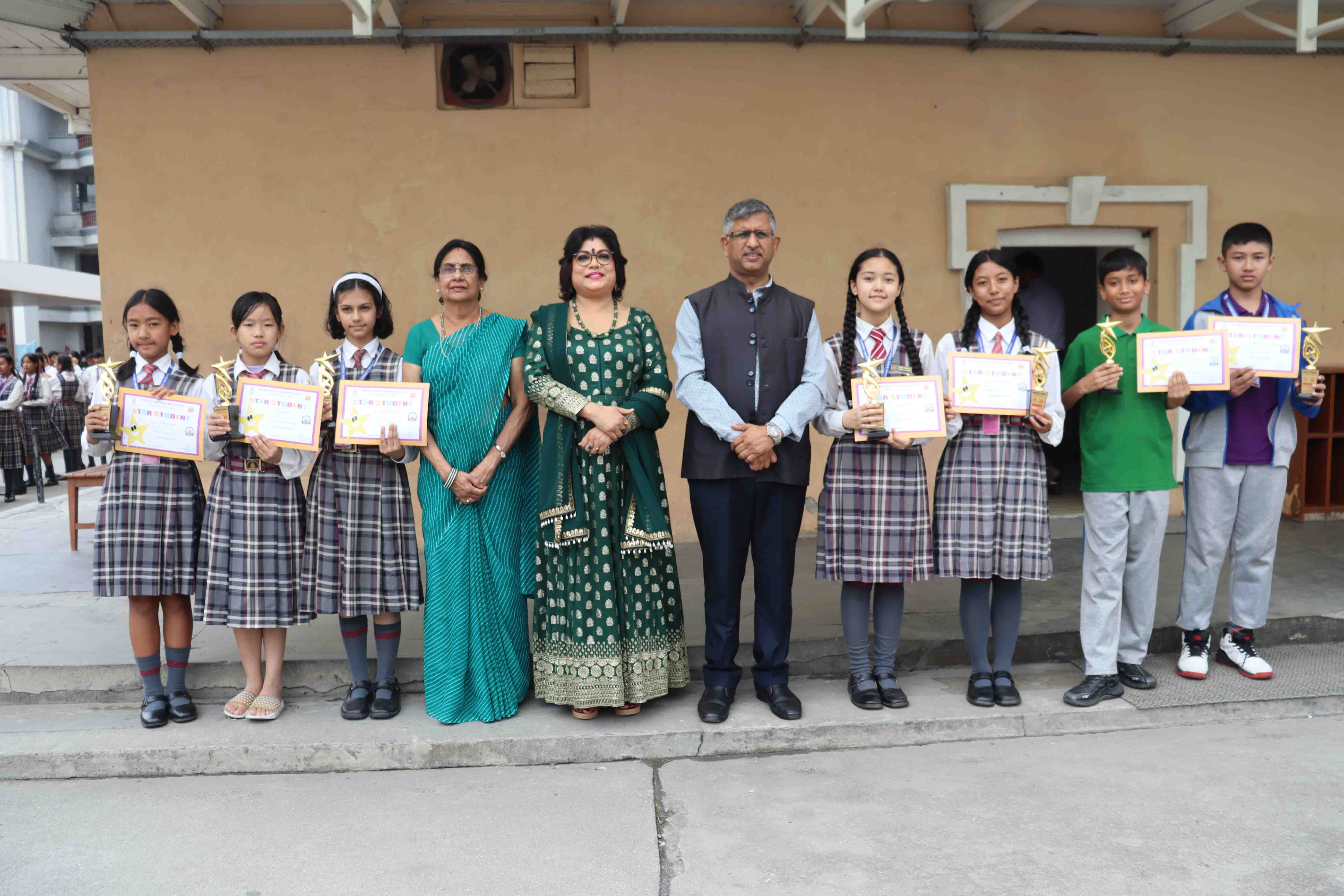 STAR Student Award Distribution Ceremony in Middle School