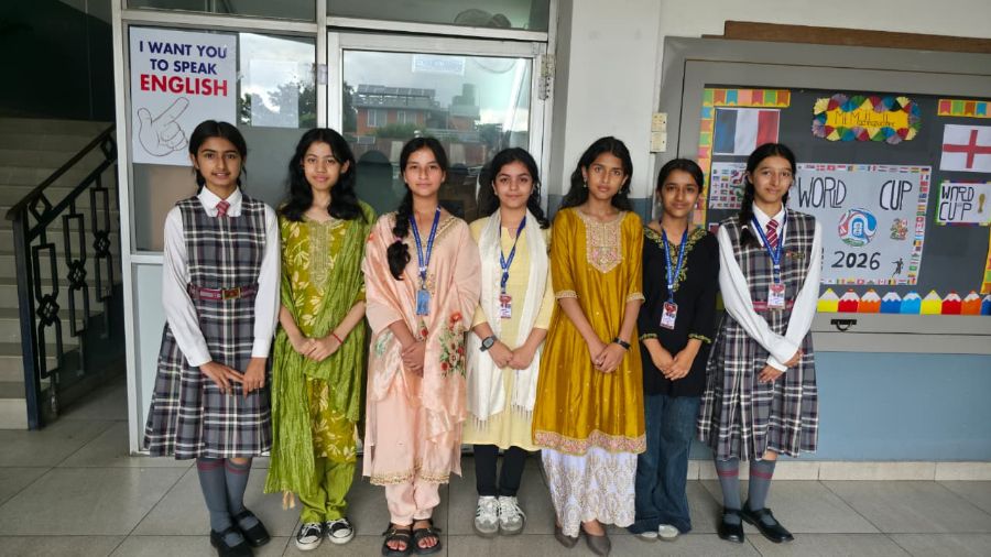 Middle School Students Teach Junior School Students