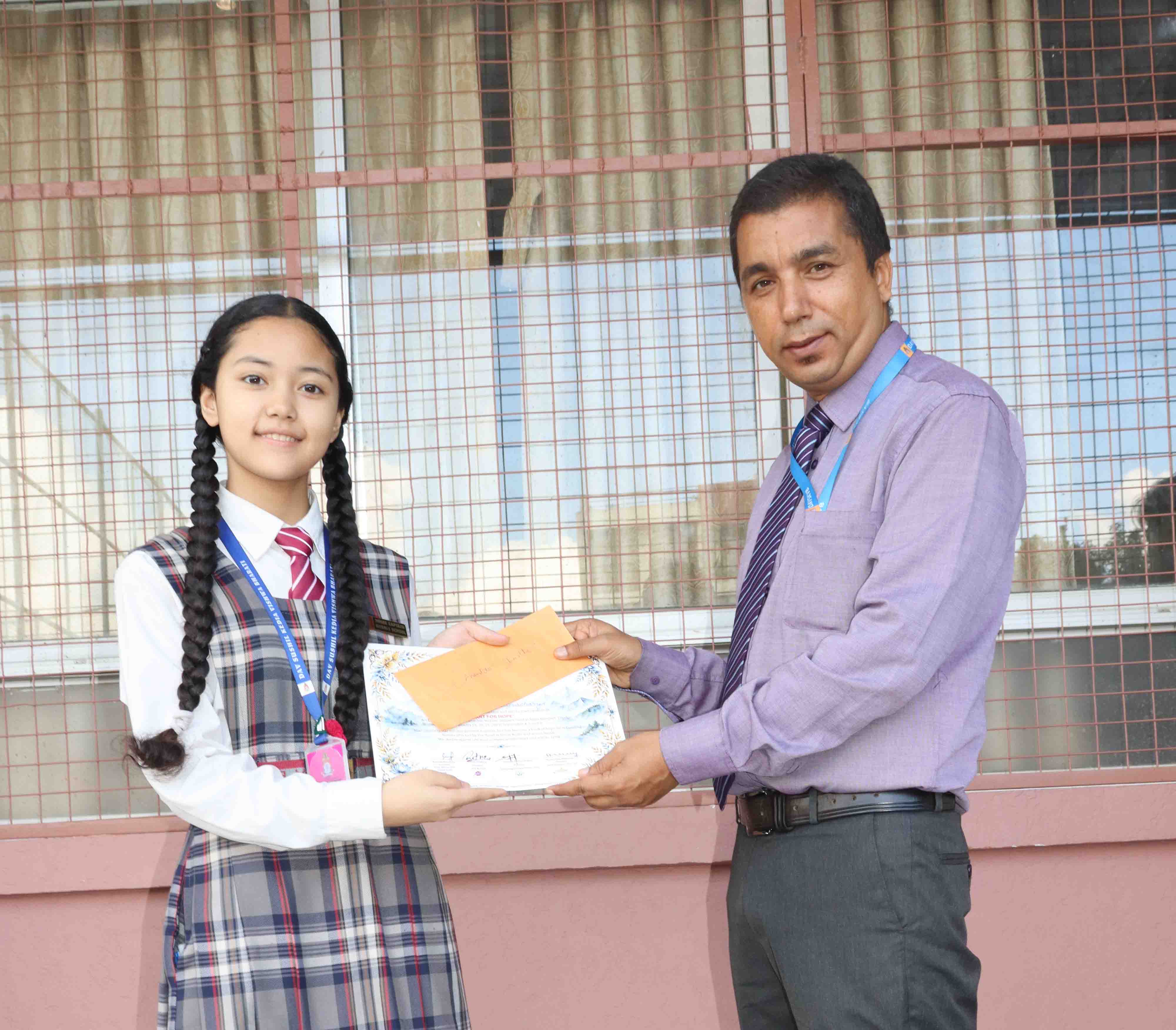 DAV Students Support Flood Relief through ‘Art for Hope’ Exhibition