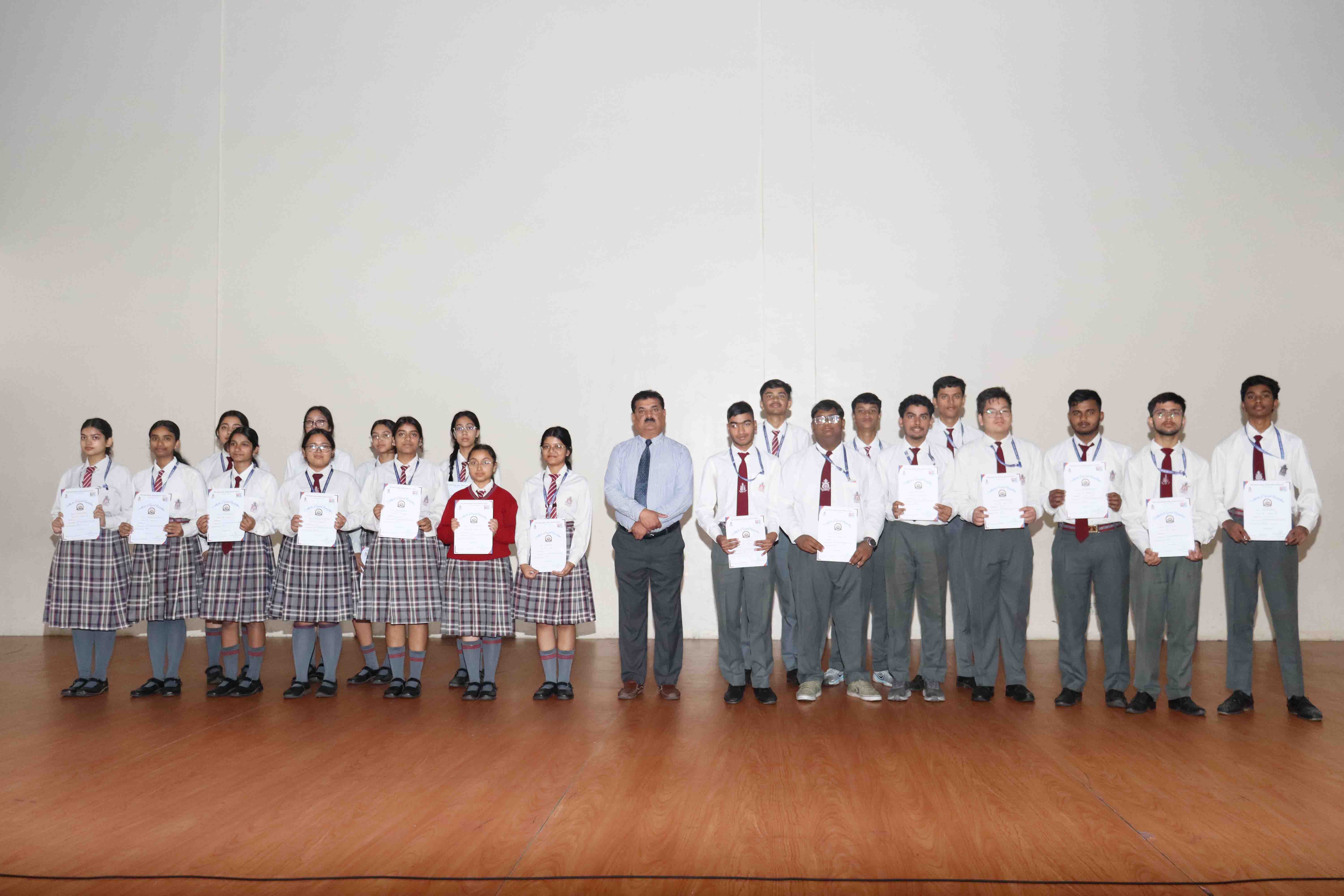 Senior School Honours 61 Students for Personal Discipline and Grooming